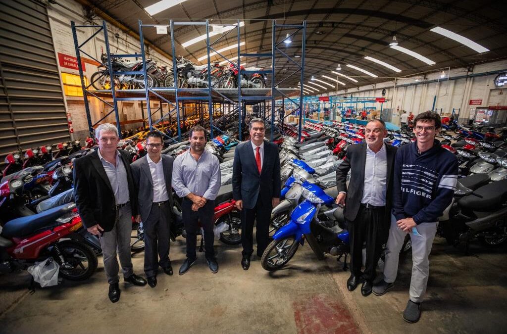 Autoridades visitan la planta de Keller Motos Argentina